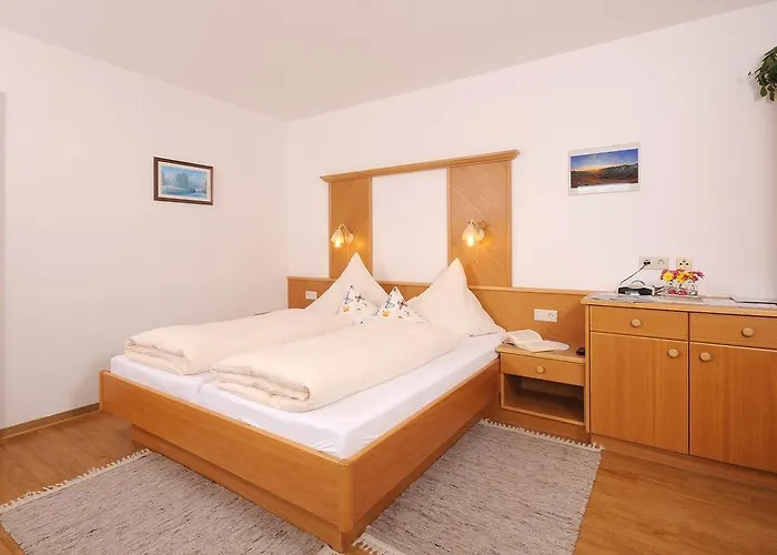 Haus Leonhard * تكس